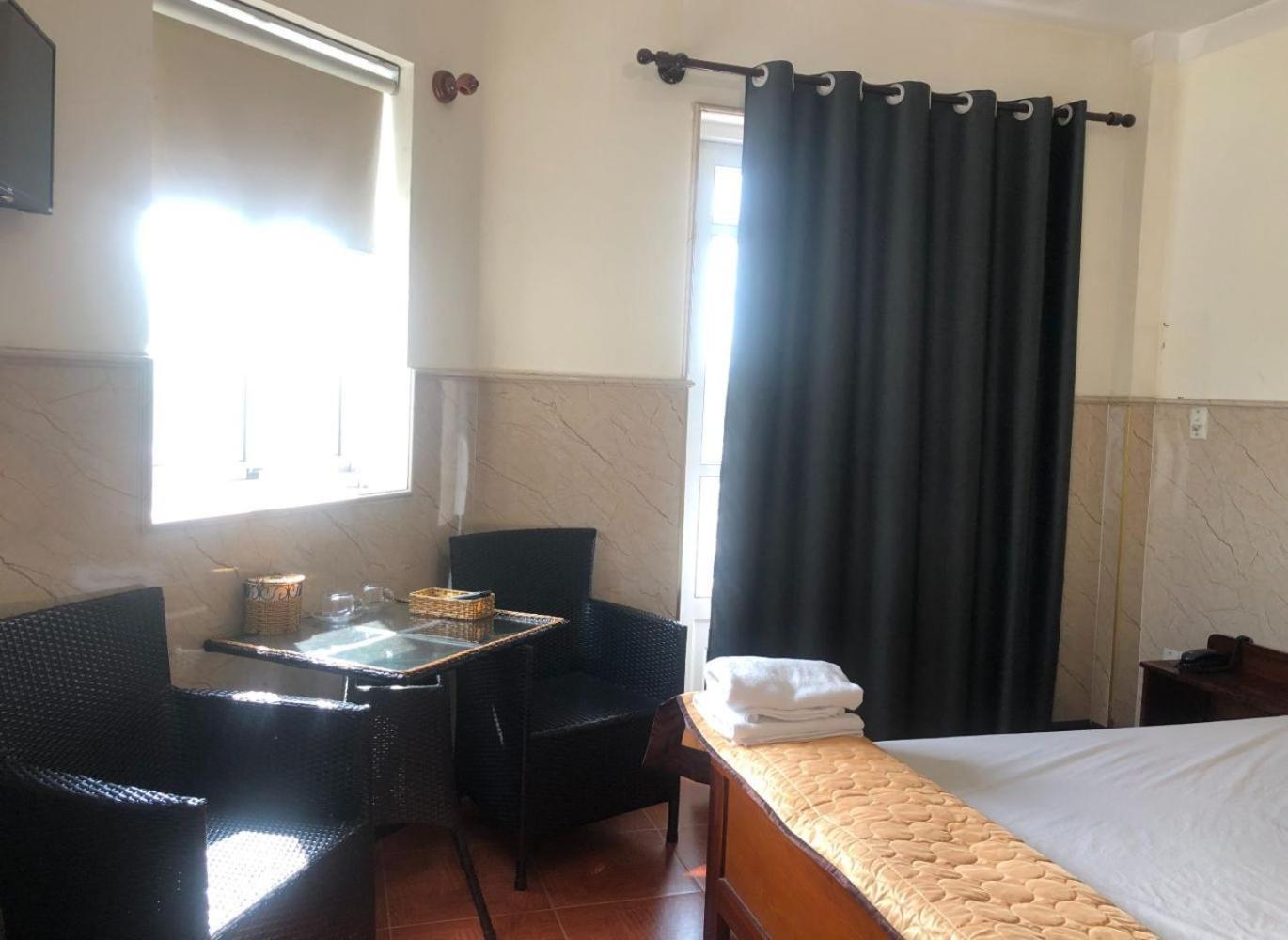 Khach San Son Hotel